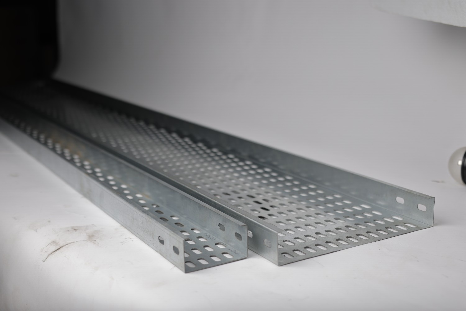 cable-tray-rolltorsteel.JPG